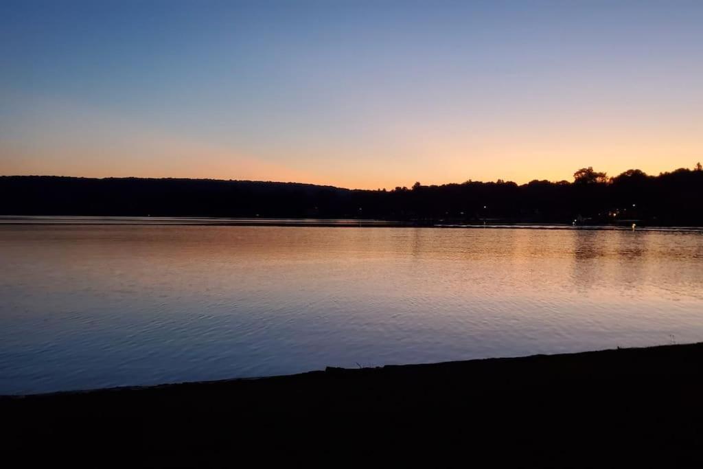 Serenity Sunset Brocton Kültér fotó